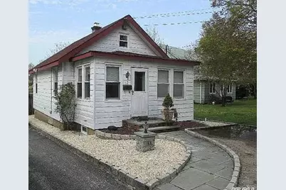 44 Perry Avenue, Bayville, NY 11709 - Photo 1