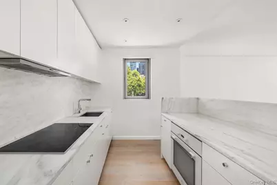 200 E 62nd Street #5D, New York, NY 10065 - Photo 10