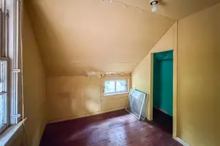 126 S Quaker Ln, Hyde Park, NY 12538 - Photo 12