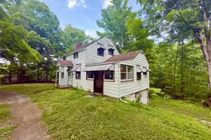 126 S Quaker Ln, Hyde Park, NY 12538 - Photo 14