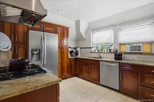 13 Campus Pl, Scarsdale, NY 10583 - Photo 2