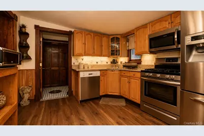 16 Yaphank Middle Island Road, Middle Island, NY 11953 - Photo 18