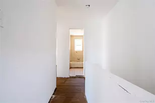 22 Grove St, New York, NY 10304 - Photo 20