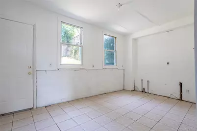 22 Grove Street, New York, NY 10304 - Photo 6