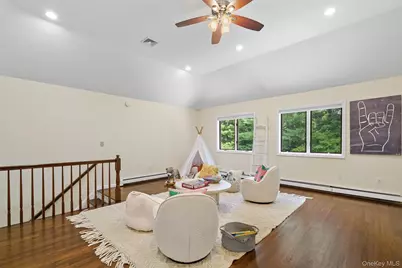 10 Crestview Drive, Pleasantville, NY 10570 - Photo 28