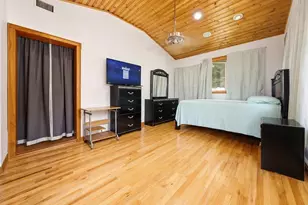 95 E Riviera Dr, Lindenhurst, NY 11757 - Photo 10