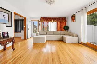 95 E Riviera Dr, Lindenhurst, NY 11757 - Photo 4