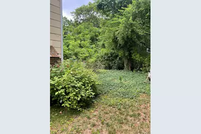 10 Starling Court, Coram, NY 11727 - Photo 2