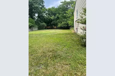 10 Starling Court, Coram, NY 11727 - Photo 4