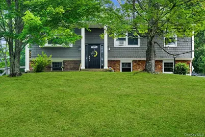 19 Saint Michaels Terrace, Carmel, NY 10512 - Photo 2