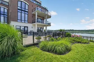 10 Shore Rd, Glenwood Landing, NY 11547 - Photo 36