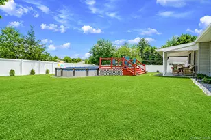 1 Blue Spruce Ln, Commack, NY 11725 - Photo 8