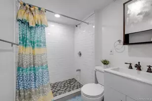 160-29 21st Rd, Whitestone, NY 11357 - Photo 16