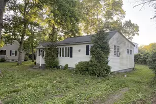 33 Elm Rd E, Mastic Beach, NY 11951 - Photo 2