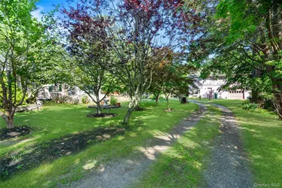 449 Montauk Highway, East Moriches, NY 11940 - Photo 36