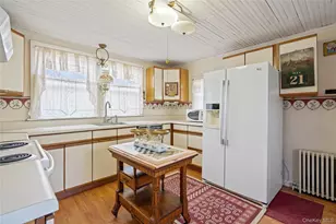 449 Montauk Hwy, East Moriches, NY 11940 - Photo 18