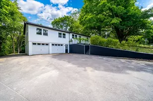 452 Vineyard Ave, Highland, NY 12528 - Photo 2
