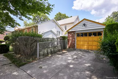 33 N Tyson Avenue, Floral Park, NY 11001 - Photo 30