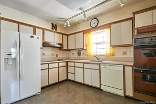 33 N Tyson Ave, Floral Park, NY 11001 - Photo 6