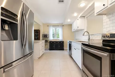 145 Sioux Street, Ronkonkoma, NY 11779 - Photo 12