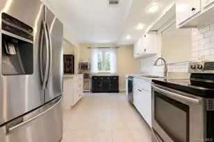 145 Sioux St, Ronkonkoma, NY 11779 - Photo 12