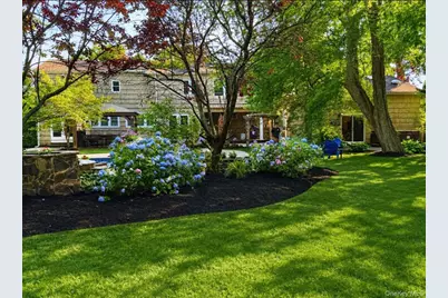 11 Tern Court, East Islip, NY 11730 - Photo 2