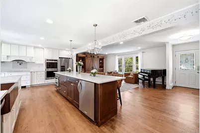 11 Tern Court, East Islip, NY 11730 - Photo 16
