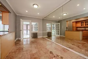 76-18 Utopia Pkwy, Fresh Meadows, NY 11366 - Photo 4