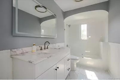 76-18 Utopia Parkway, Fresh Meadows, NY 11366 - Photo 12