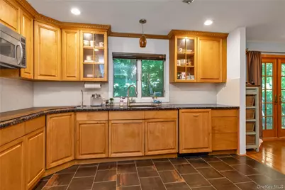 21 Laurel Avenue, Sea Cliff, NY 11579 - Photo 8