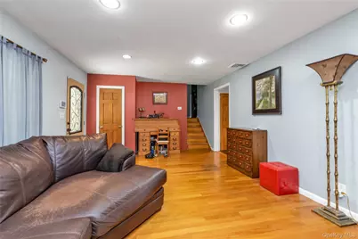 21 Laurel Avenue, Sea Cliff, NY 11579 - Photo 4