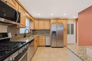 106 Casino St, Freeport, NY 11520 - Photo 8