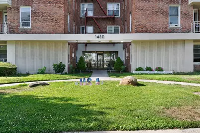 1430 Seagirt Boulevard #6H, Far Rockaway, NY 11691 - Photo 1