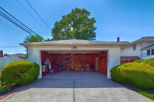 51 Eileen Ave, Plainview, NY 11803 - Photo 30