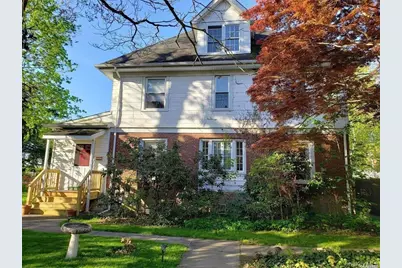 102 Berry Hill Road Road #UPPR, Oyster Bay, NY 11771 - Photo 2