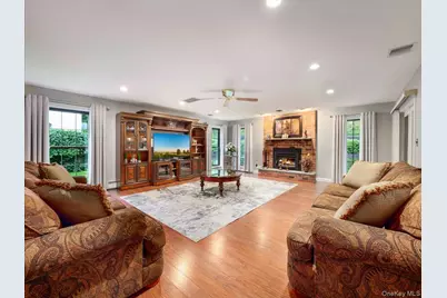 10 Burham Drive, Smithtown, NY 11787 - Photo 12