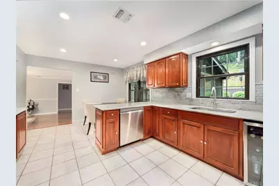 10 Burham Drive, Smithtown, NY 11787 - Photo 16