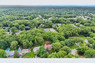 10 Burham Drive, Smithtown, NY 11787 - Photo 32