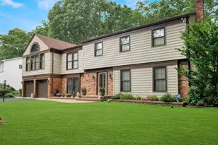 10 Burham Dr, Smithtown, NY 11787 - Photo 4