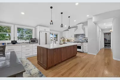 42 W Broadway, Port Jefferson Station, NY 11776 - Photo 10
