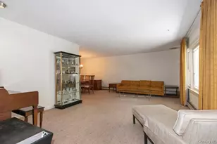 20 Ramsey Rd, Great Neck, NY 11023 - Photo 4