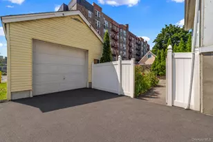 38 Trinity Pl, New Rochelle, NY 10805 - Photo 42