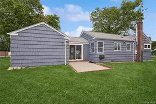 1 Heights Pl, Riverhead, NY 11901 - Photo 12