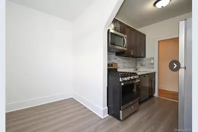190-15 Crocheron Avenue, Flushing, NY 11358 - Photo 8