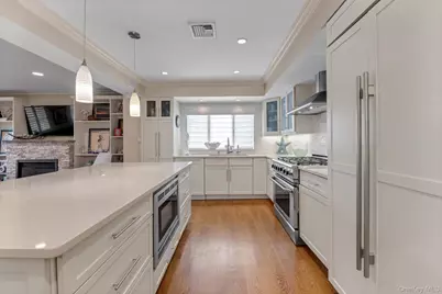 625 W Walnut Street, Long Beach, NY 11561 - Photo 8