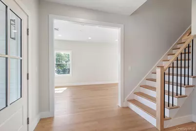 17 Island Parkway N, Island Park, NY 11558 - Photo 8