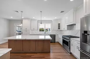 21 Island Pkwy, Island Park, NY 11558 - Photo 4