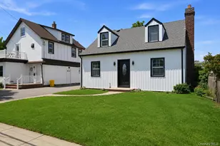 48 Flower St, Hicksville, NY 11801 - Photo 2