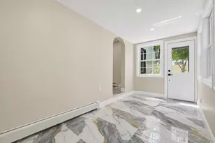 48 Flower St, Hicksville, NY 11801 - Photo 20