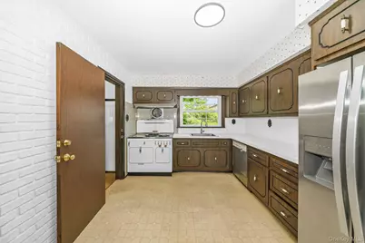 23 Spruce Street, Farmingdale, NY 11735 - Photo 10